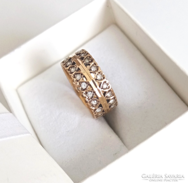 Gyönyörű 9 Karátos arany gyűrű