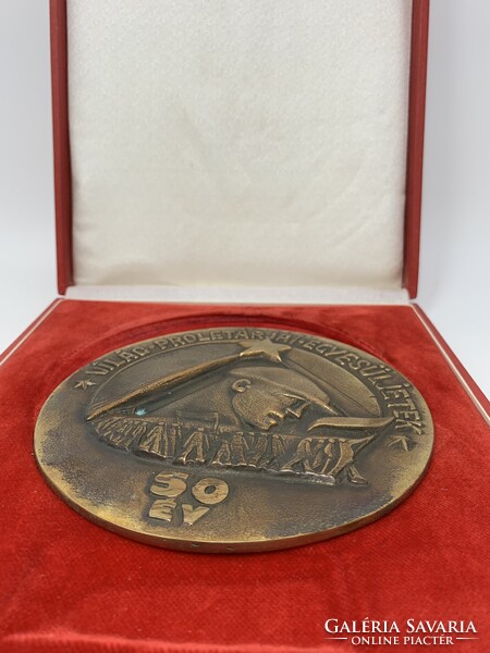 Olcsai Kiss Zoltán (1895-1981) jelzett bronz nagyméretű plakett eredeti dísztokban RZ