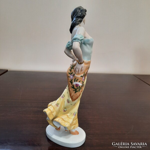 Herendi Carmen a cigány lány porcelán figura