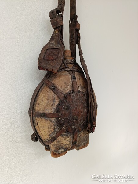 Csikóbőrös kulacs 1905 antik néprajzi népművészeti csikós pásztor eszköz szerszám címer 703