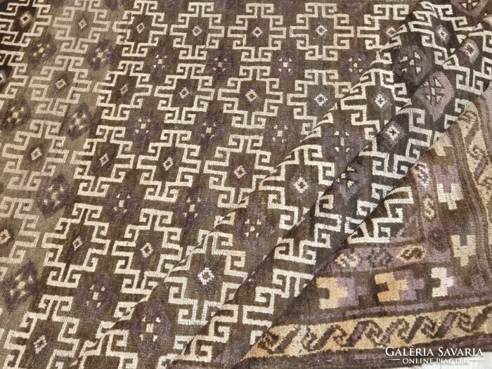 BELUDJ szőnyeg, 273x178 cm