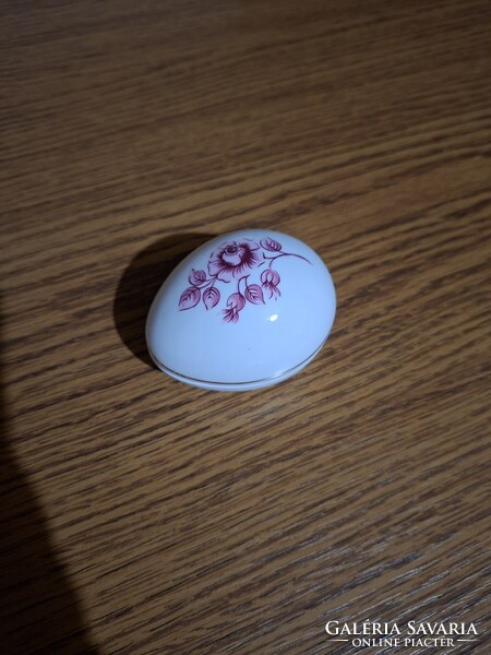Hollóházi porcelán virág mintás tojás bonbonier. 7,3 cm. Hibátlan. Jelzett