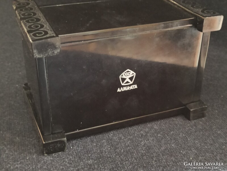 Alma-Ata kazah , bakelit ládika, míves darab. ~60-70-es évek, kifogástalan