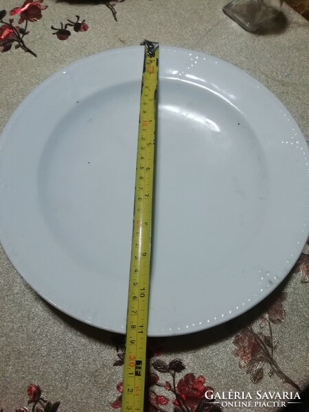 Porcelain serving dish 19. In the condition shown in the pictures, there are many 100 auctions and sales among my products.