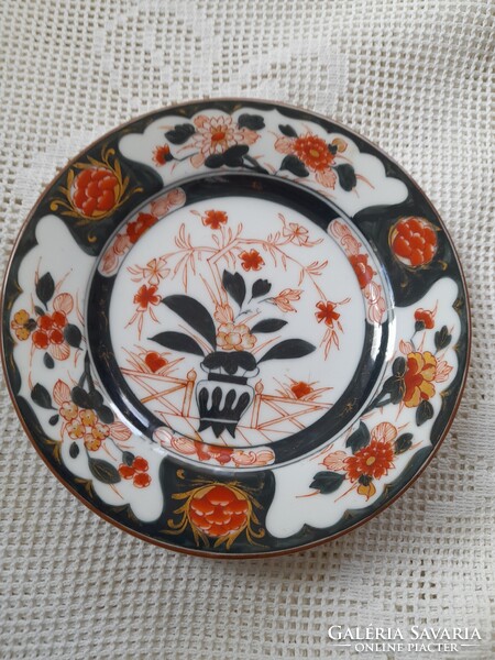 Z W Pécs jelzéssel kézi festett süteményes tányér