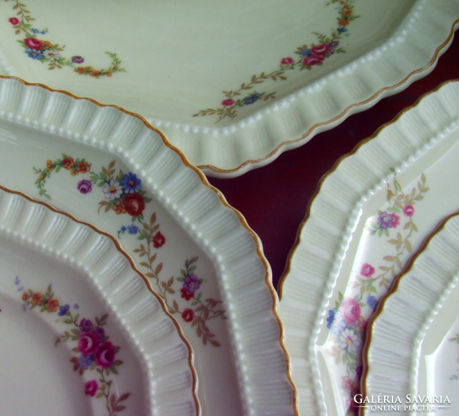 12 SZEMÉLYES ÉTKÉSZLET