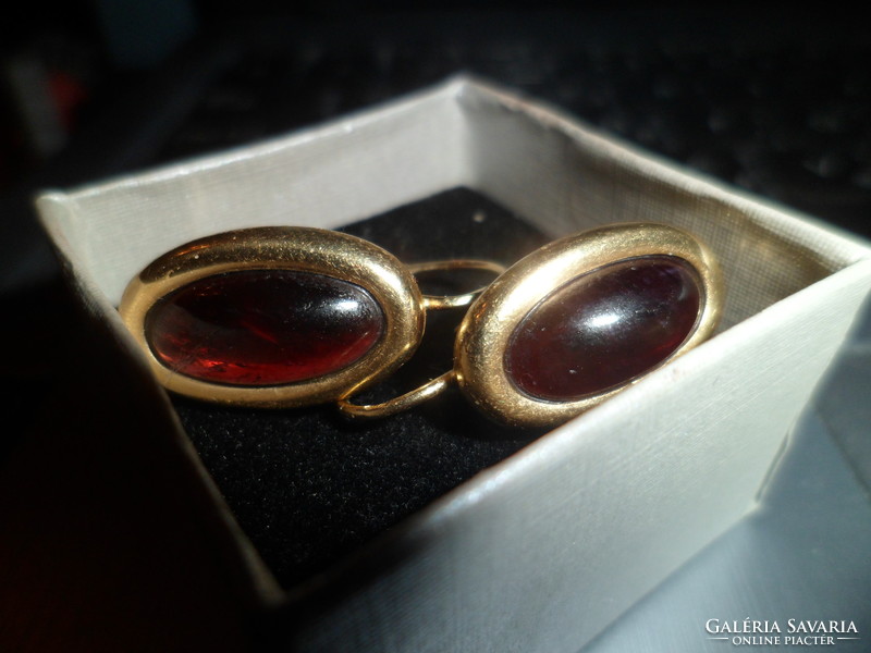 14K arany fülbevaló / gránát