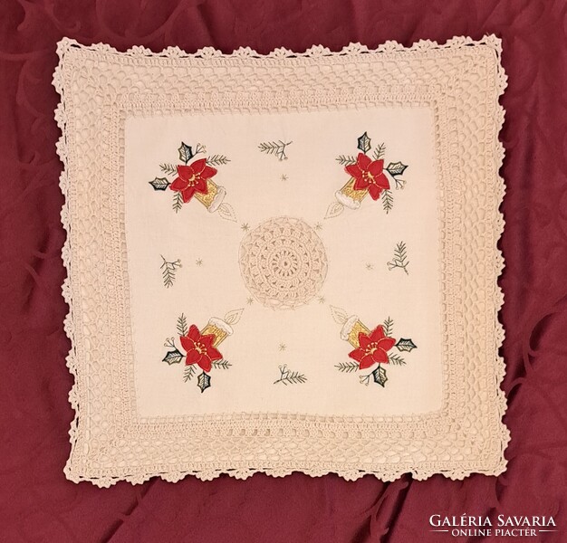 Karácsonyi hímzett díszpárna (L5931)