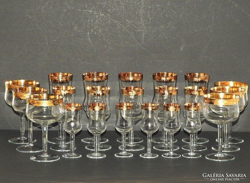 Elegáns, aranyszegélyes vintage pohárkészlet