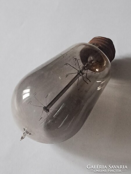 Régiség, gyűjtőknek! 1db régi típusú  Tungsram izzó. Normál foglalatba  való