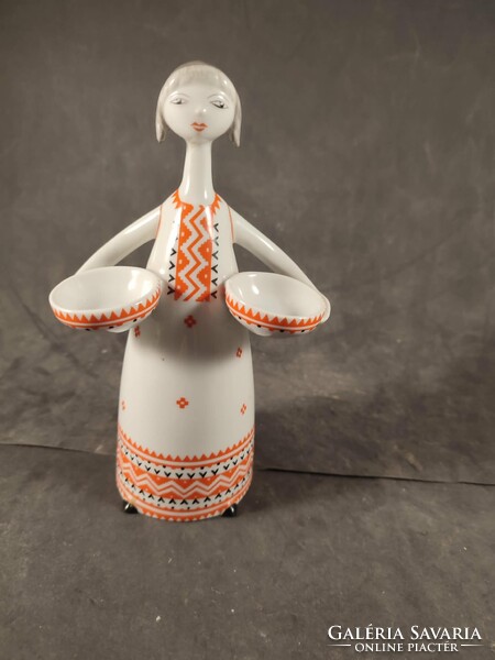 Hollóházi art deco lány tálakkal 226