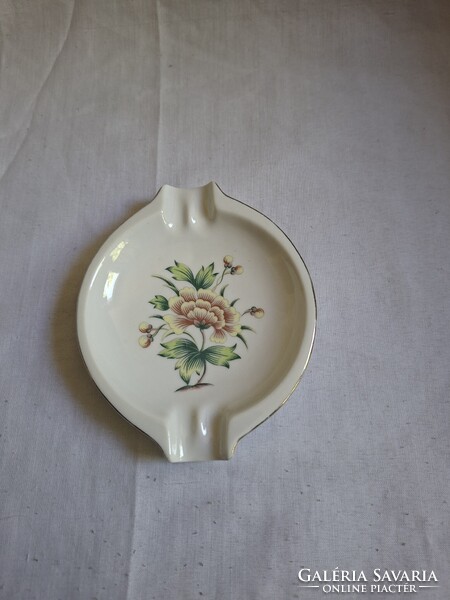 Hollóházi porcelán szegfű mintás hamutál. Hibátlan. Jelzett.