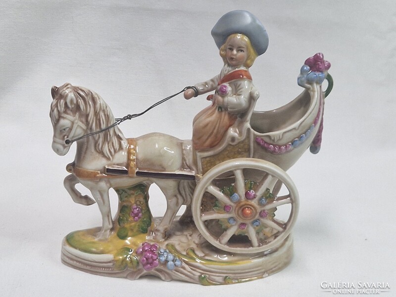 Lippelsdorf német porcelán barokk hintó figura hibátlan állapotban 16 cm. hosszú