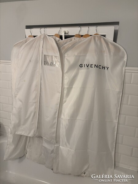 Givenchy ruhazsák eladó