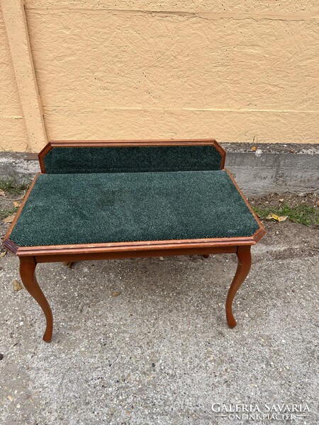 Ülőke kis pad eladó 28000 ft bp.17 ker