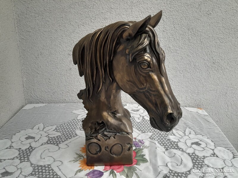 1,-Ft Nagyméretű bronzlemezzel bevont ló fej büszt rendkívül aprólékosan kidolgozott