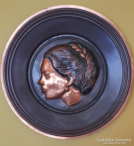 Réz dombornyomott fali tányér