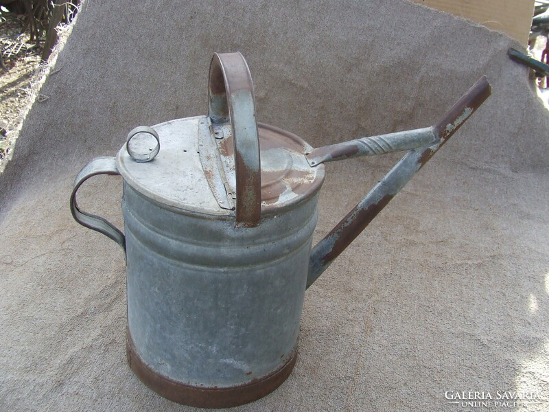 Régi bádog kanna locsoló kanna kézműves