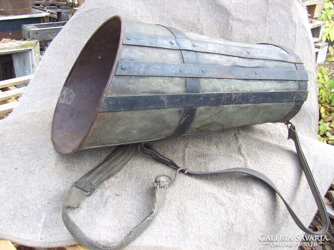 Régi borász eszköz bádog puttony