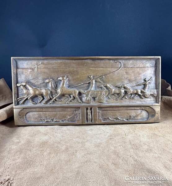 Olcsai Kiss Zoltán : Hajtók című Képcsarnokos bronz fali képe