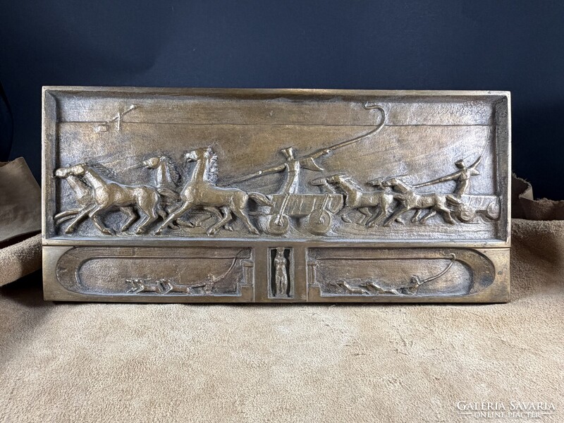 Olcsai Kiss Zoltán : Hajtók című Képcsarnokos bronz fali képe