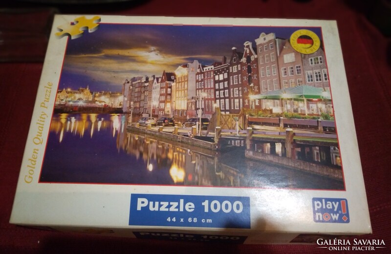 1000 piece puzzel all pieces are included. Great idea for the Holidays