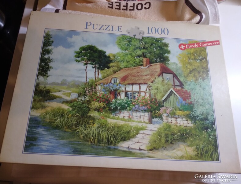 1000 piece puzzel all pieces are included. Great gift Idea for the holidays