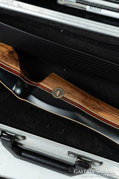 Prémium Takedown Recurve Íj Készlet – Fa–Karbon Íjjal, Karbon Nyílvesszőkkel és teljes csomaggal