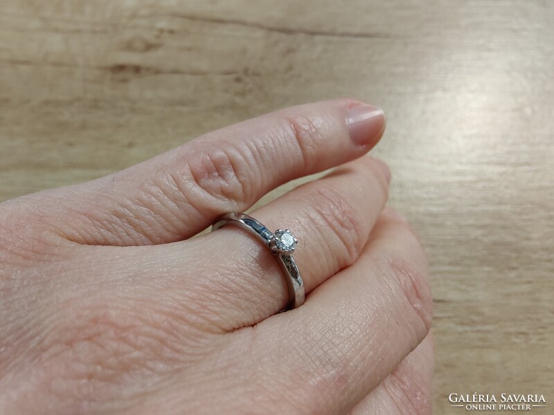 Brilliáns 14K fehér arany szoliter gyűrű