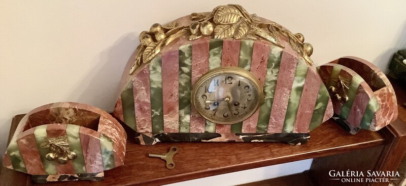 Kandallóóra - francia art deco márvány kandallóóra garnitúra az 1930-as évekből. Jelzett: J. Prévot