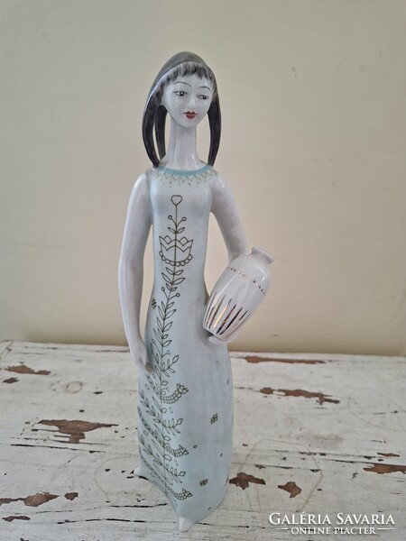 Hollóházi kézzel festett porcelán J. Seregély Márta Korsós lány szobor