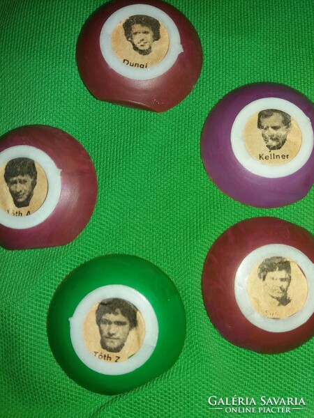 Retro 1977-78-as Újpesti Dózsa Bajnokcsapata vágott gomfoci játék trafikáru RITKA képek szerint