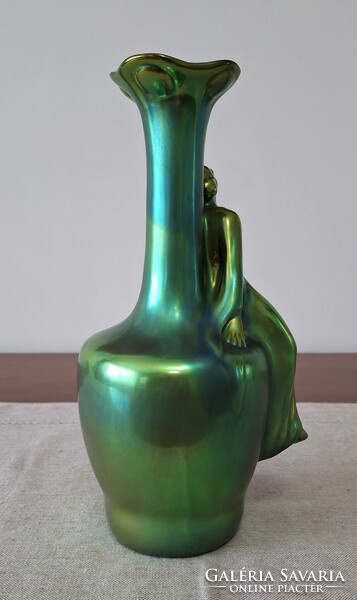 Zsolnay Eozin Váza – Ülő leányalakkal, 24 cm, Hibátlan, vitrin állapot