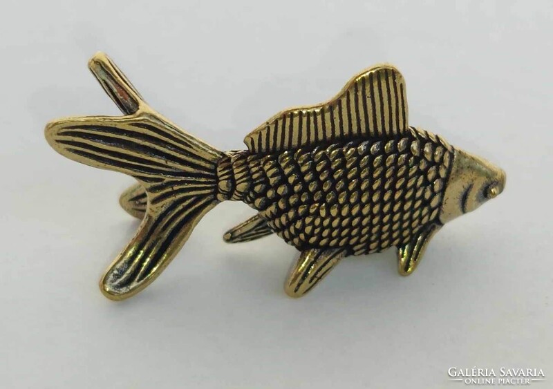 Öntött réz aranyhal figura, antikolt