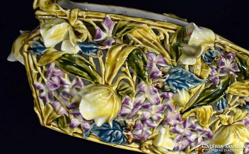 ZSOLNAY ÁTTÖRT MINTÁS HISTORIZÁLÓ KASPÓ - JARDINIERE A MÁLYVA SOROZATBÓL 1890 körül !