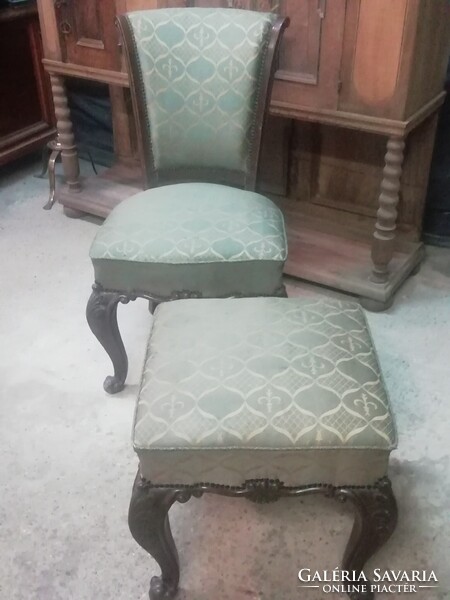 Régi barokk szék és zsámoly