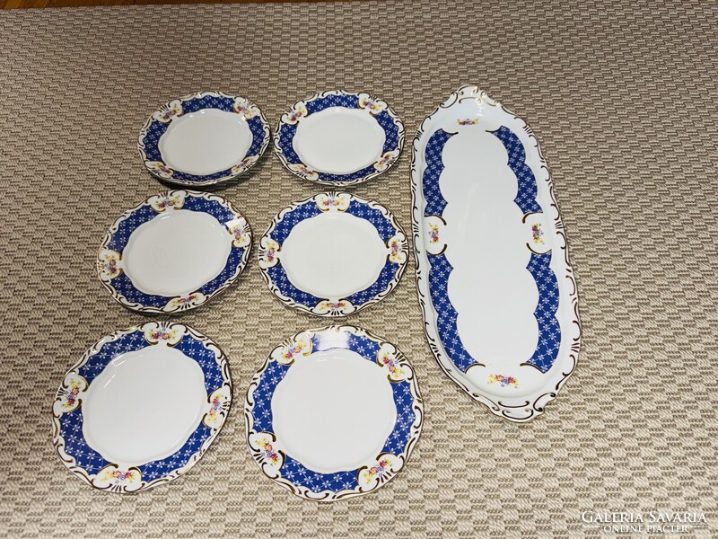 Zsolnay Marie Antoinette 7 db-os szendvicses/süteményes készlet, egy kínáló és hat darab tányér.