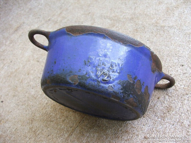 Antik konyhai eszköz öntvény lábas edény