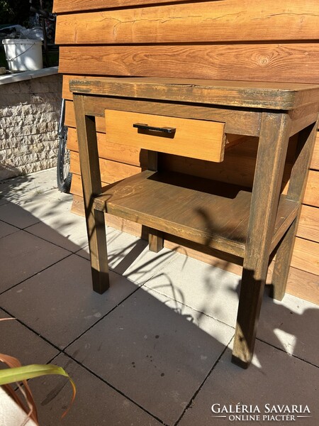 Lerakó asztal fiókos