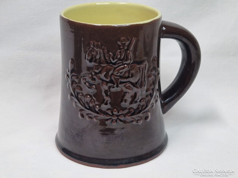 Városlődi domború lovas betyár mintás mázas kerámia korsó hibátlan állapotban 14 cm. magas