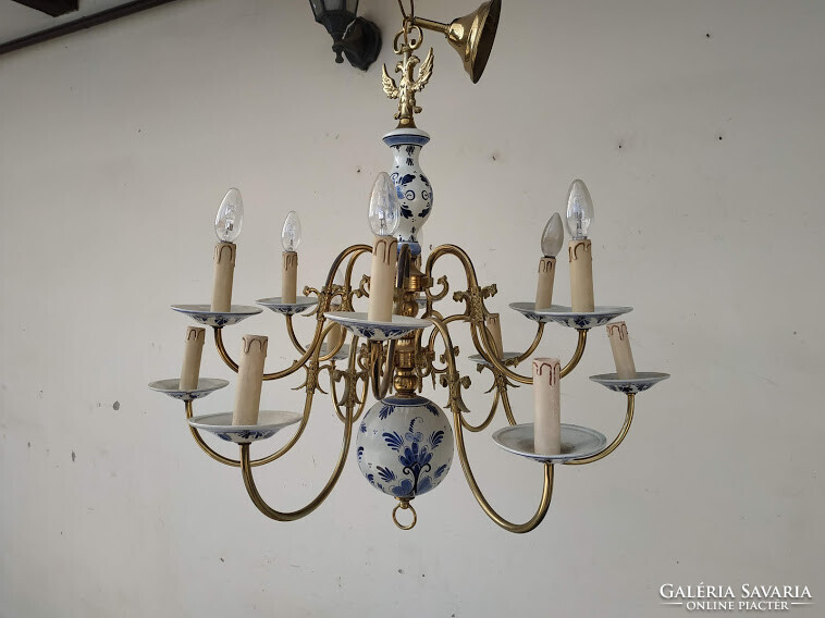 Antik delfti kék porcelán testű 12 karú patinás réz flamand csillár + 12 darab új gyertya izzó 3956