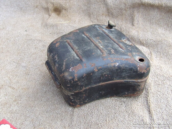 Veterán motor alkatrész Pannónia szerszámos