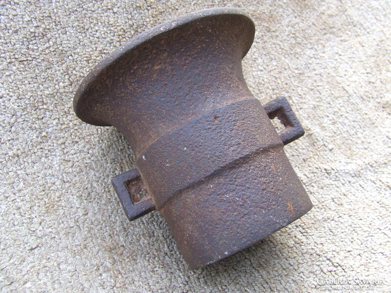 Régi tárgy vas mozsár