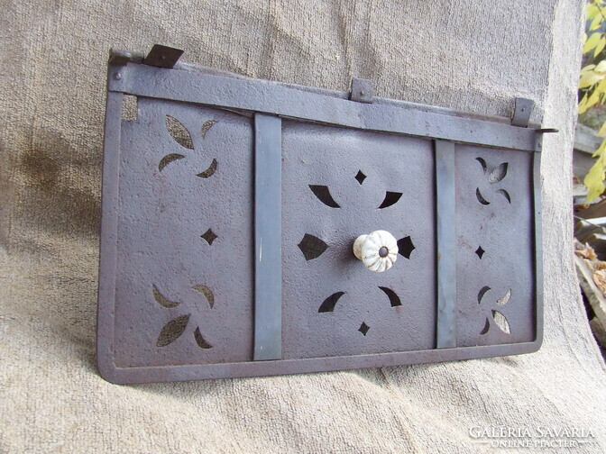 Régi kemence  alkatrész ajtó tevőke kézműves