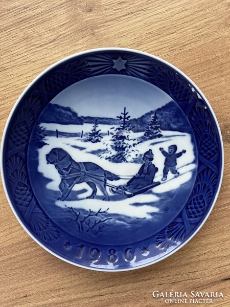 Royal Copenhagen 1986 karácsonyi falitányér