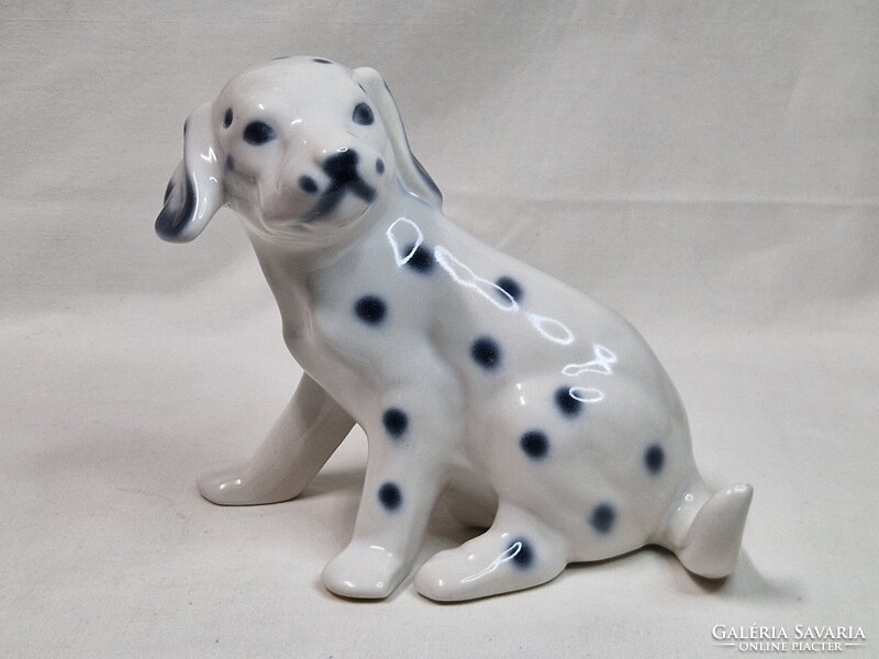 Szép festésű nagyobb méretű porcelán dalmata kutya figura hibátlan állapotban 15 cm. magas