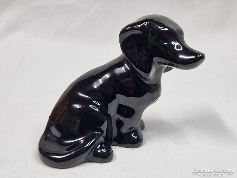 Jelzett mázas kerámia tacskó kutya figura hibátlan állapotban 8,5 cm. magas