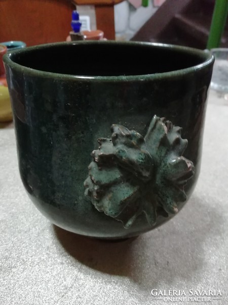 Jelzett kerámia váza a képeken látható állapotban van 13 cm.Akció Aukció több száz termék vegye vigy