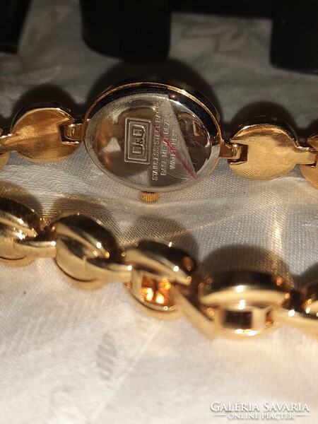 Q&Q új női karóra Swarovski kövekkel    R