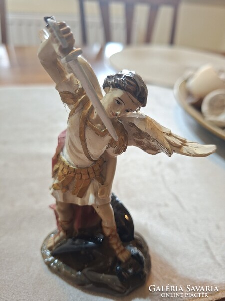 Szent Mihály arkangyal szobor